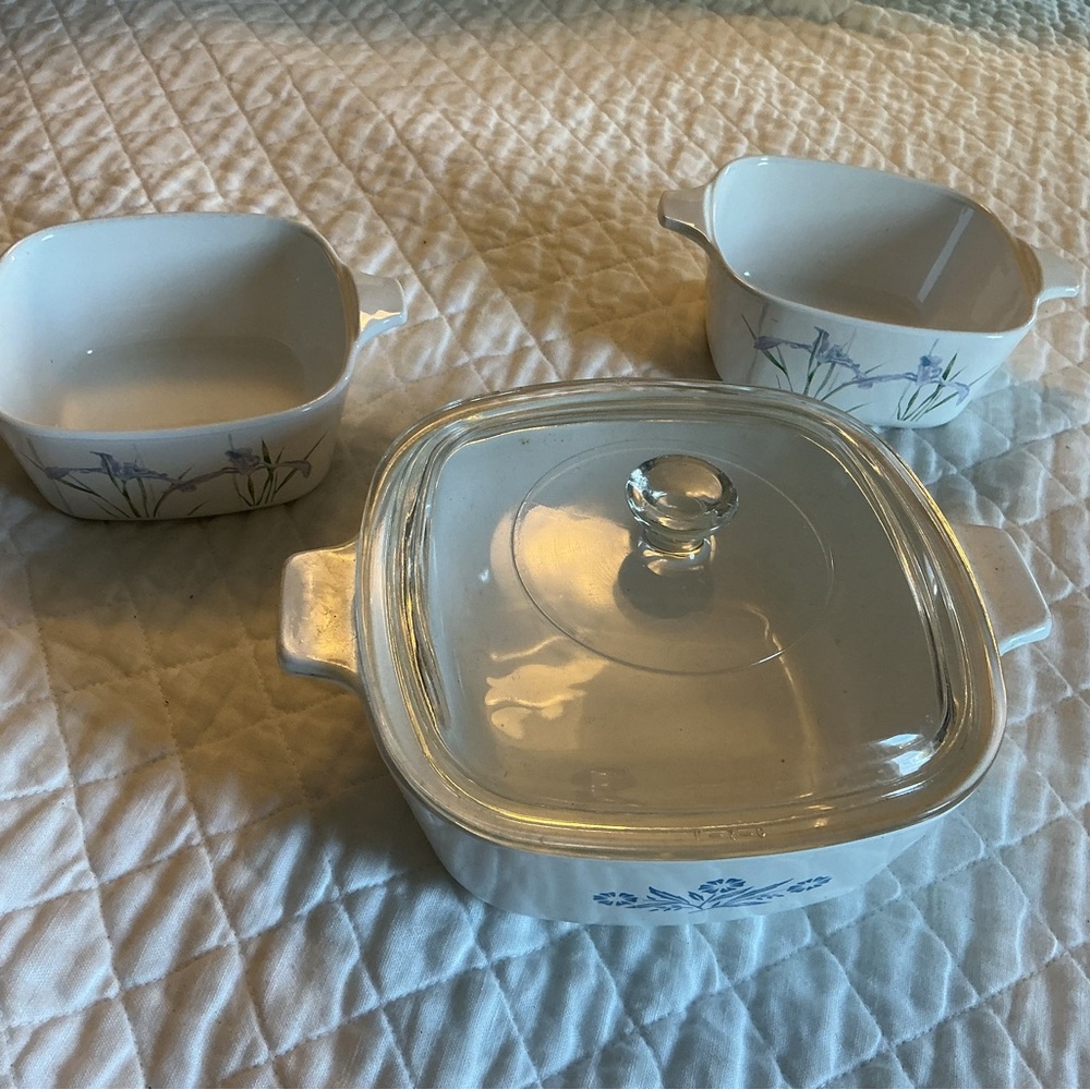 Three corningware dishes